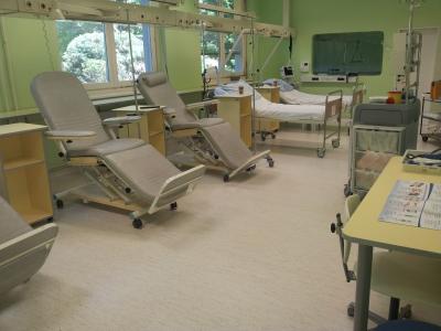 Sistemsko zdravljenje onkoloških bolnic in bolnikov z rakom na dojki in črevesju tudi v Celju