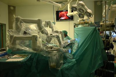 V Splošni bolnišnici Celje smo opravili že več kot 3.000 robotsko asistiranih operacij