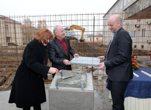 Polaganje temeljnega kamna